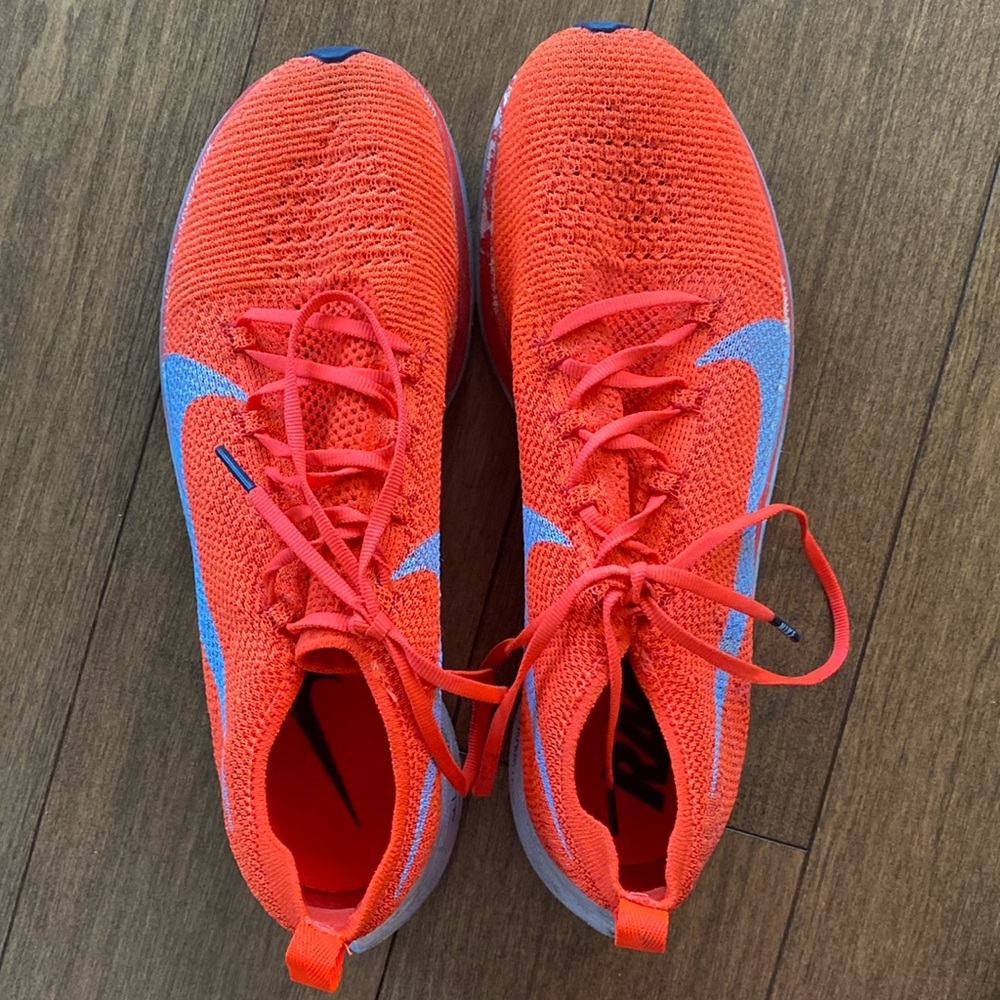 Nike Vaporfly 4%. size 8 men’s/9.5 women’s 
Carbon-plated shoe for 5k-marathon